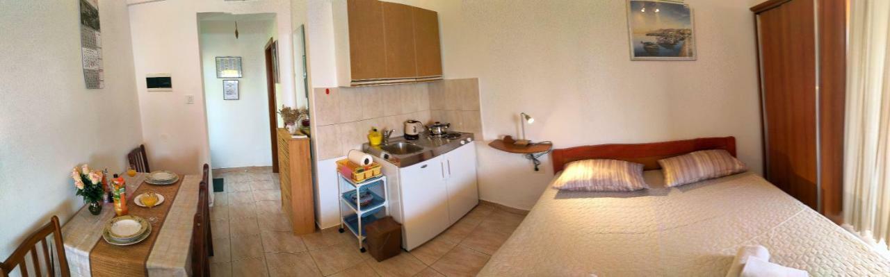 Studio Apartman Stara Baska Exterior photo