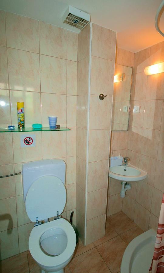 Studio Apartman Stara Baska Exterior photo
